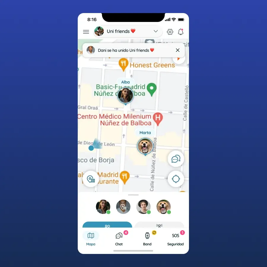 Pantalla del Mapa de ēllu mostrando la ubicación en tiempo real de los miembros del Círculo "Uni friends", con los avatares de Alba y Marta visibles sobre las calles de Madrid